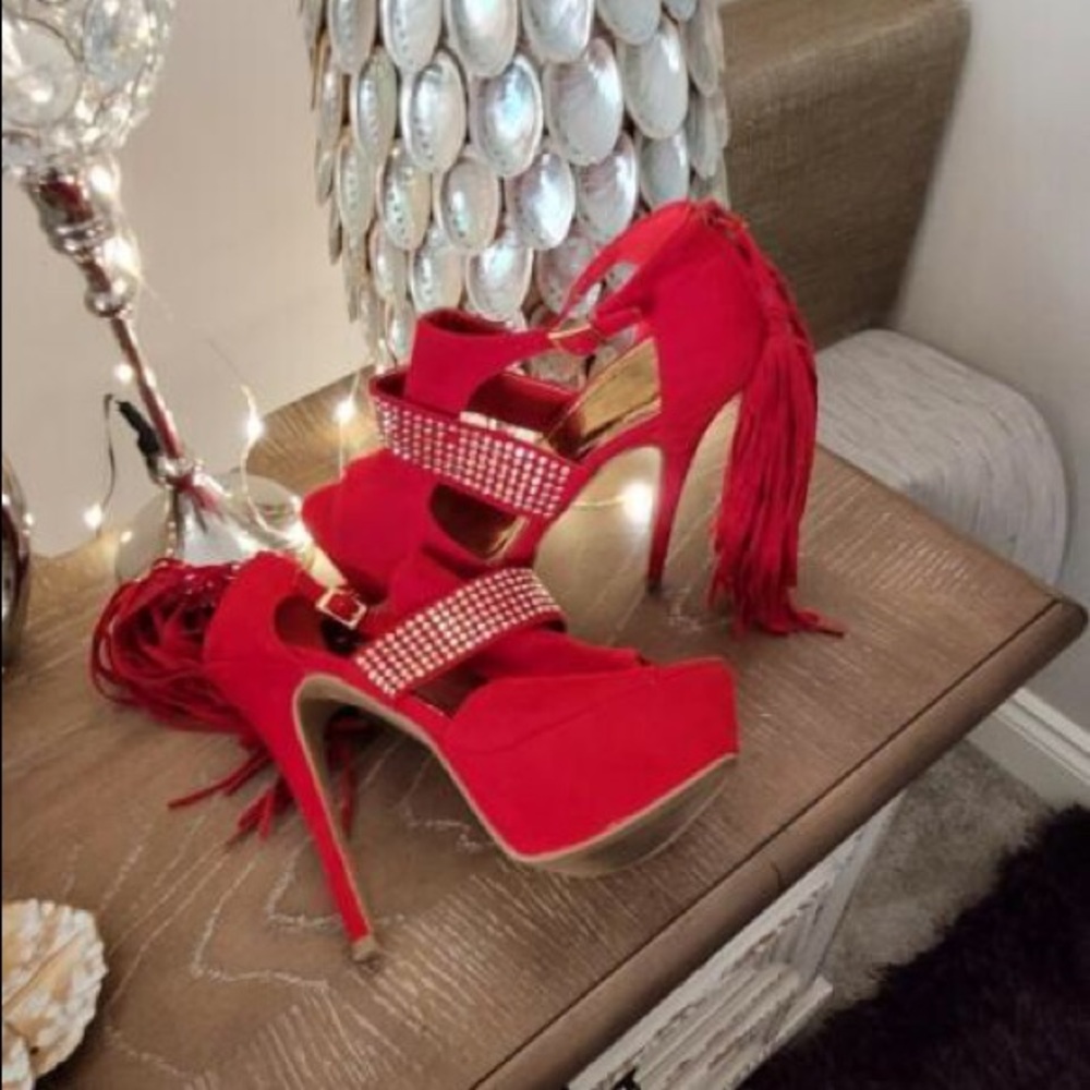Red Shoedazzle size 6.5 gently used. - Picture 4 of 8